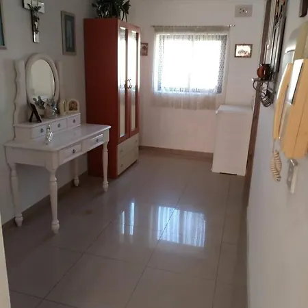 204, Penthouse 3, Flamington *